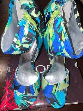 Printed Open-Toe Sandals in Blue and Green with Ankle Strap